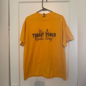 Unisex Gildan Yellow Short Sleeve Graphic Tee XL It's A Throat Punch Kinda Day